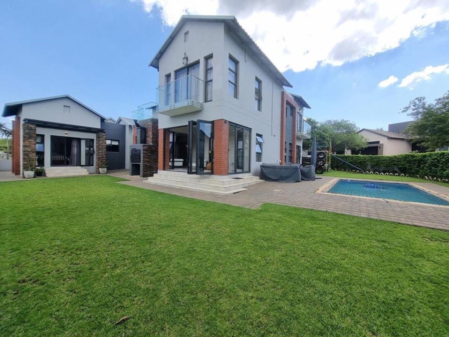 5 Bedroom Property for Sale in Copperleaf Estate Gauteng