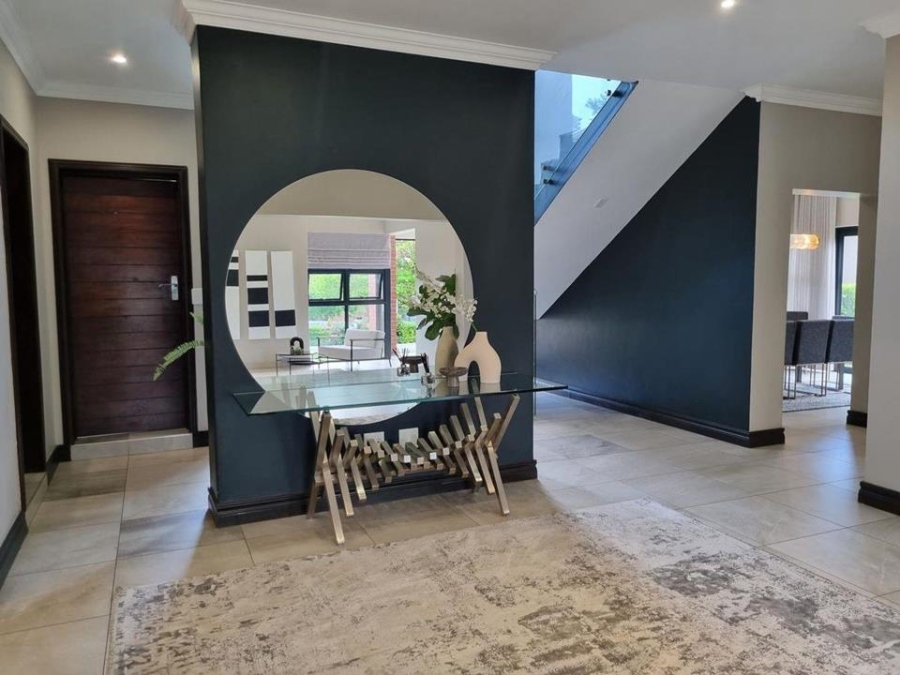 5 Bedroom Property for Sale in Copperleaf Estate Gauteng