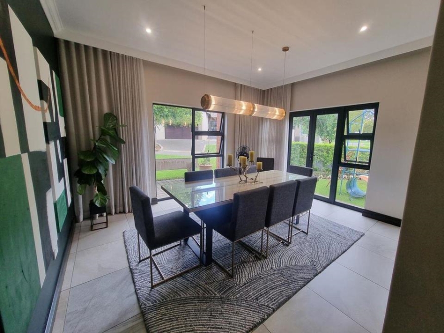 5 Bedroom Property for Sale in Copperleaf Estate Gauteng