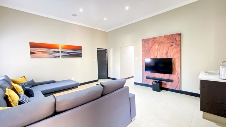 5 Bedroom Property for Sale in Copperleaf Estate Gauteng