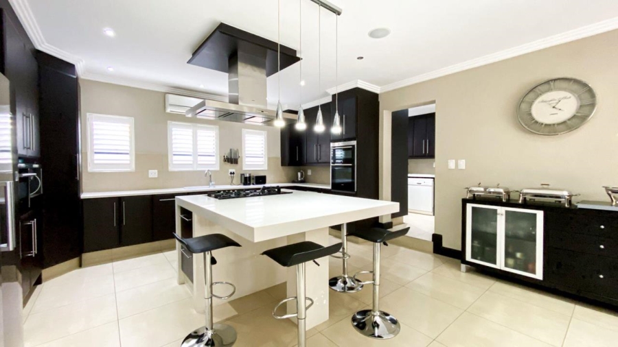 5 Bedroom Property for Sale in Copperleaf Estate Gauteng