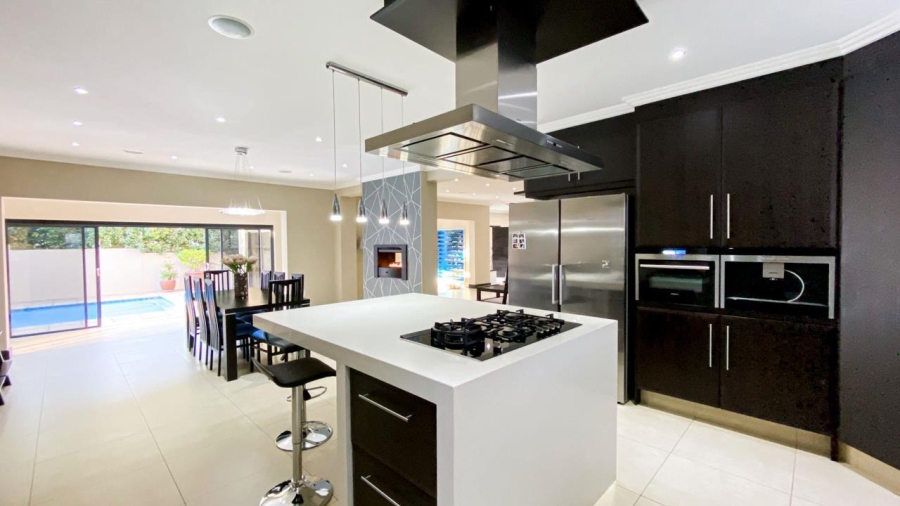 5 Bedroom Property for Sale in Copperleaf Estate Gauteng