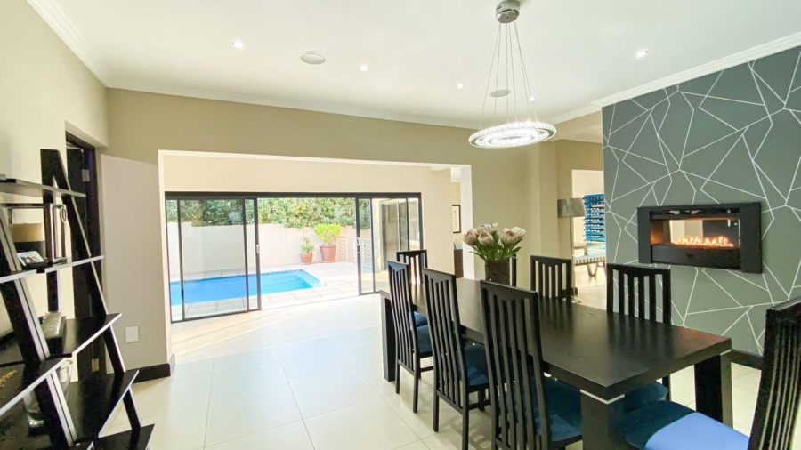 5 Bedroom Property for Sale in Copperleaf Estate Gauteng