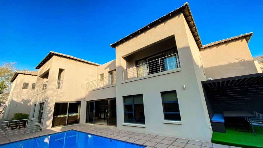 5 Bedroom Property for Sale in Copperleaf Estate Gauteng