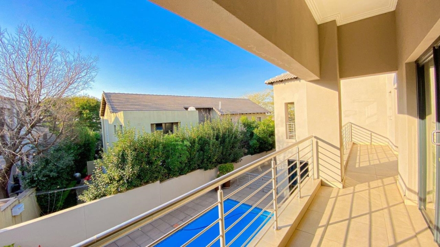 5 Bedroom Property for Sale in Copperleaf Estate Gauteng