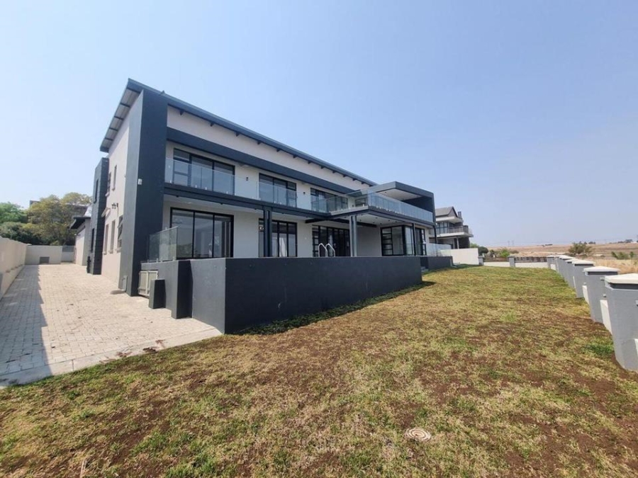 6 Bedroom Property for Sale in Copperleaf Estate Gauteng