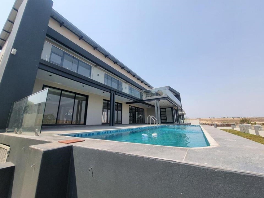 6 Bedroom Property for Sale in Copperleaf Estate Gauteng