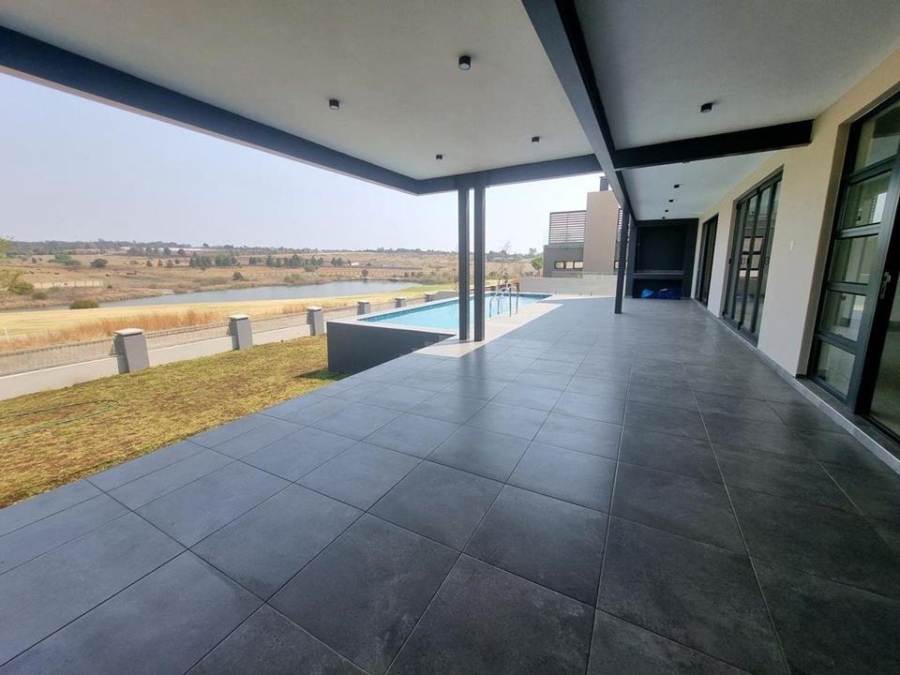 6 Bedroom Property for Sale in Copperleaf Estate Gauteng