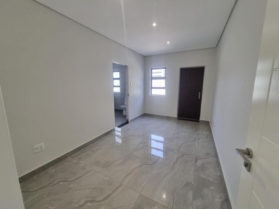 6 Bedroom Property for Sale in Copperleaf Estate Gauteng