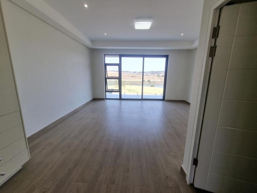 6 Bedroom Property for Sale in Copperleaf Estate Gauteng