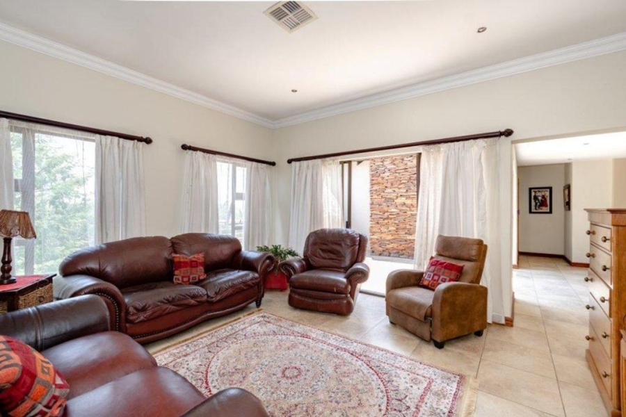 5 Bedroom Property for Sale in Copperleaf Estate Gauteng