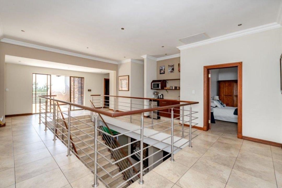 5 Bedroom Property for Sale in Copperleaf Estate Gauteng