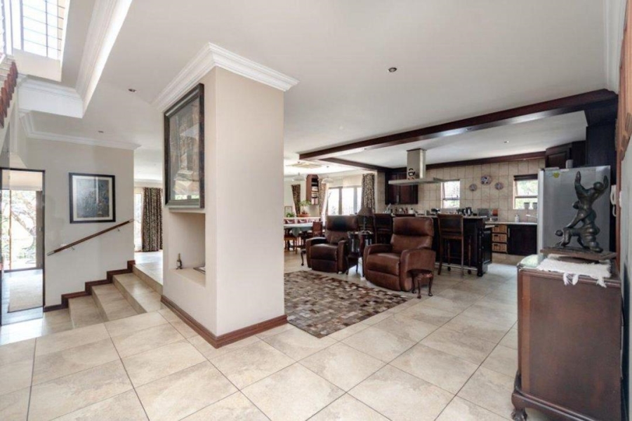 5 Bedroom Property for Sale in Copperleaf Estate Gauteng