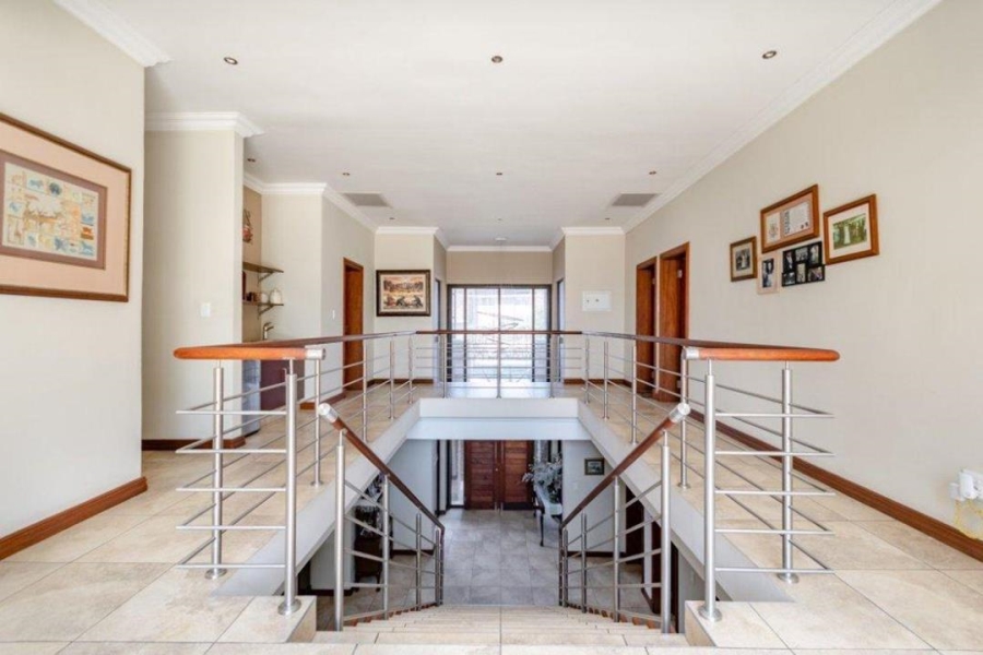 5 Bedroom Property for Sale in Copperleaf Estate Gauteng