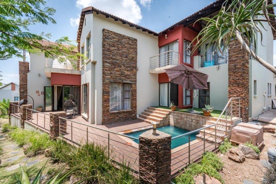 5 Bedroom Property for Sale in Copperleaf Estate Gauteng