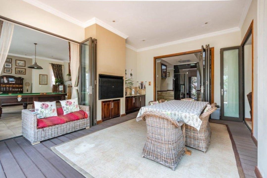 5 Bedroom Property for Sale in Copperleaf Estate Gauteng