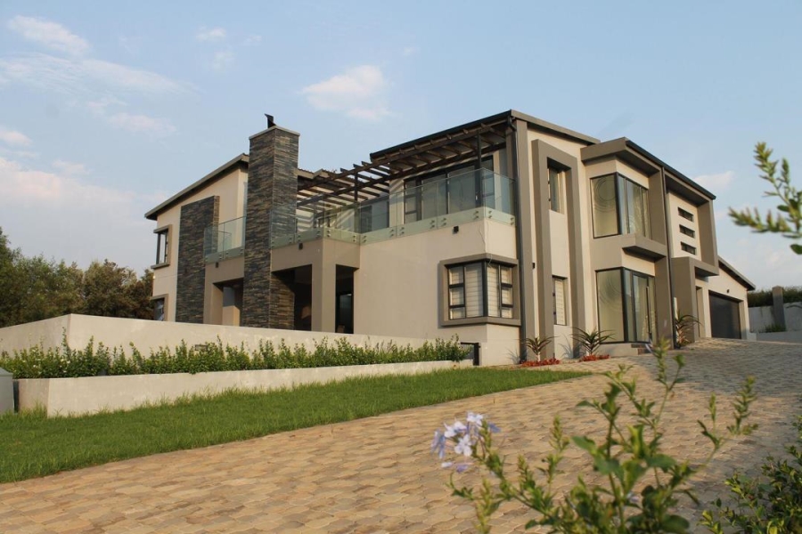 5 Bedroom Property for Sale in Copperleaf Estate Gauteng