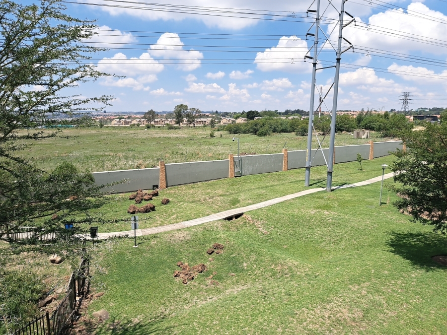 1 Bedroom Property for Sale in Carlswald North Estate Gauteng