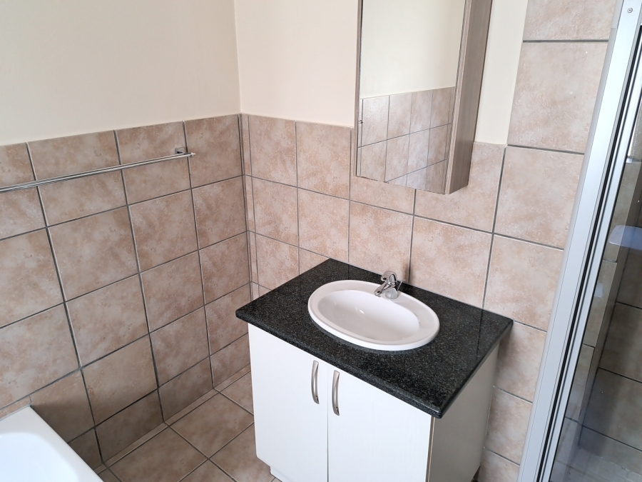 1 Bedroom Property for Sale in Carlswald North Estate Gauteng