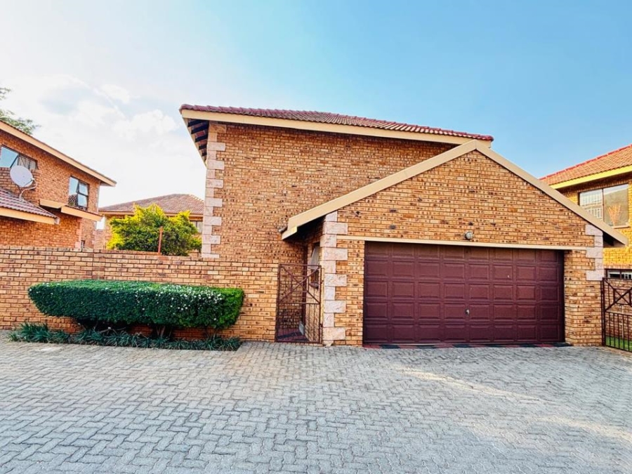 3 Bedroom Property for Sale in Ruimsig Gauteng