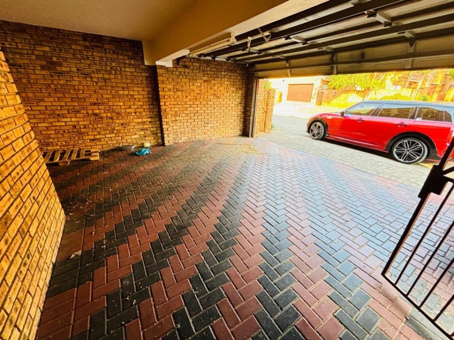 3 Bedroom Property for Sale in Ruimsig Gauteng