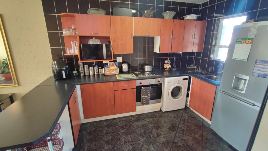 3 Bedroom Property for Sale in Brackendowns Gauteng