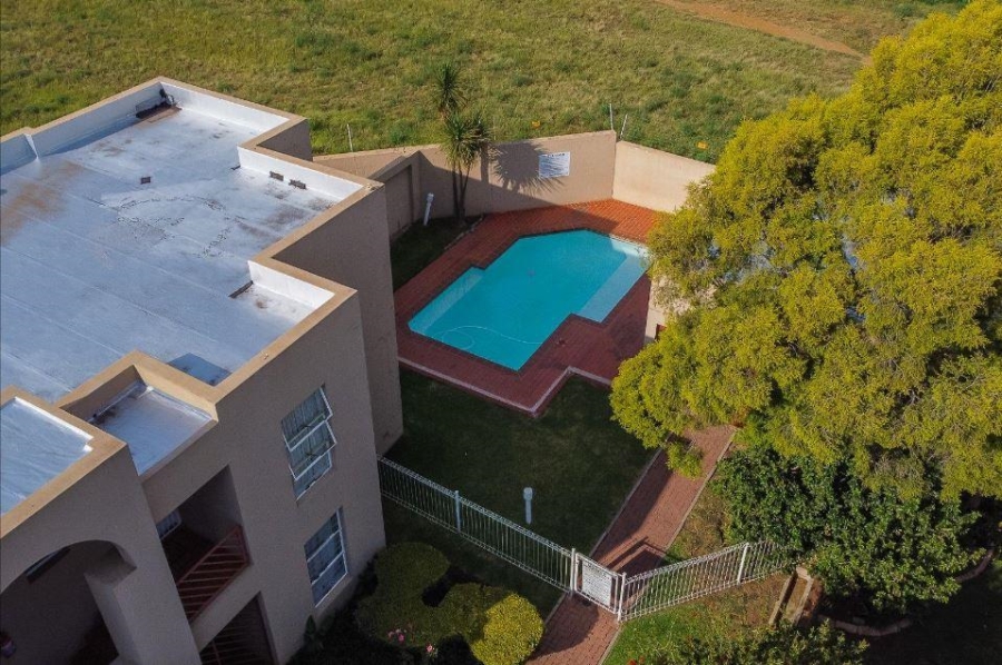 3 Bedroom Property for Sale in Brackendowns Gauteng