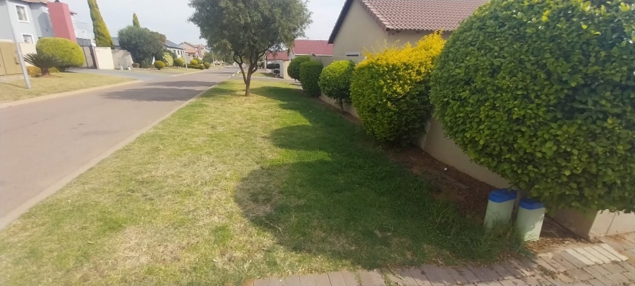 3 Bedroom Property for Sale in Thatchfield Hills Gauteng