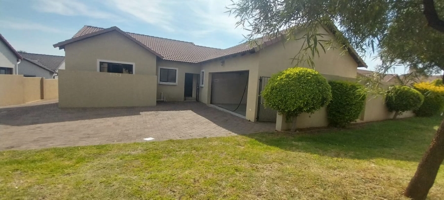 3 Bedroom Property for Sale in Thatchfield Hills Gauteng