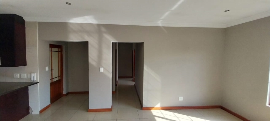 3 Bedroom Property for Sale in Thatchfield Hills Gauteng