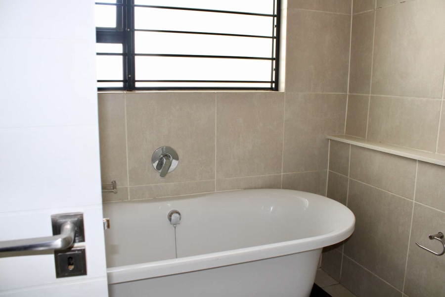 3 Bedroom Property for Sale in Petervale Gauteng