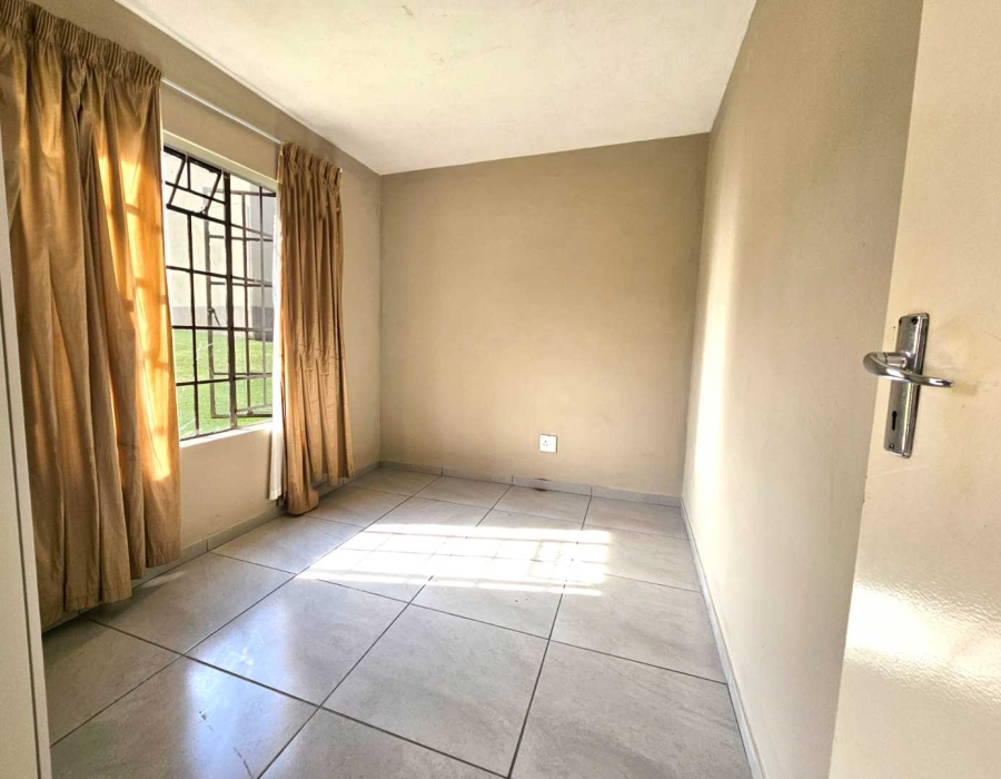 2 Bedroom Property for Sale in Roodepoort West Gauteng