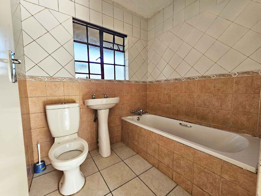 2 Bedroom Property for Sale in Roodepoort West Gauteng