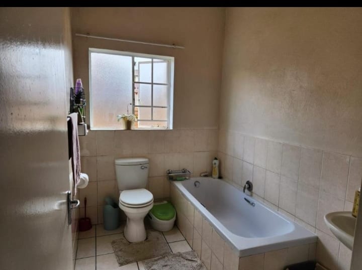 To Let 3 Bedroom Property for Rent in Noordwyk Gauteng