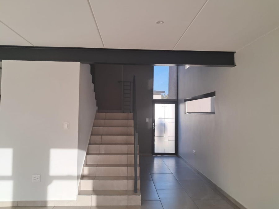 3 Bedroom Property for Sale in Crowthorne AH Gauteng