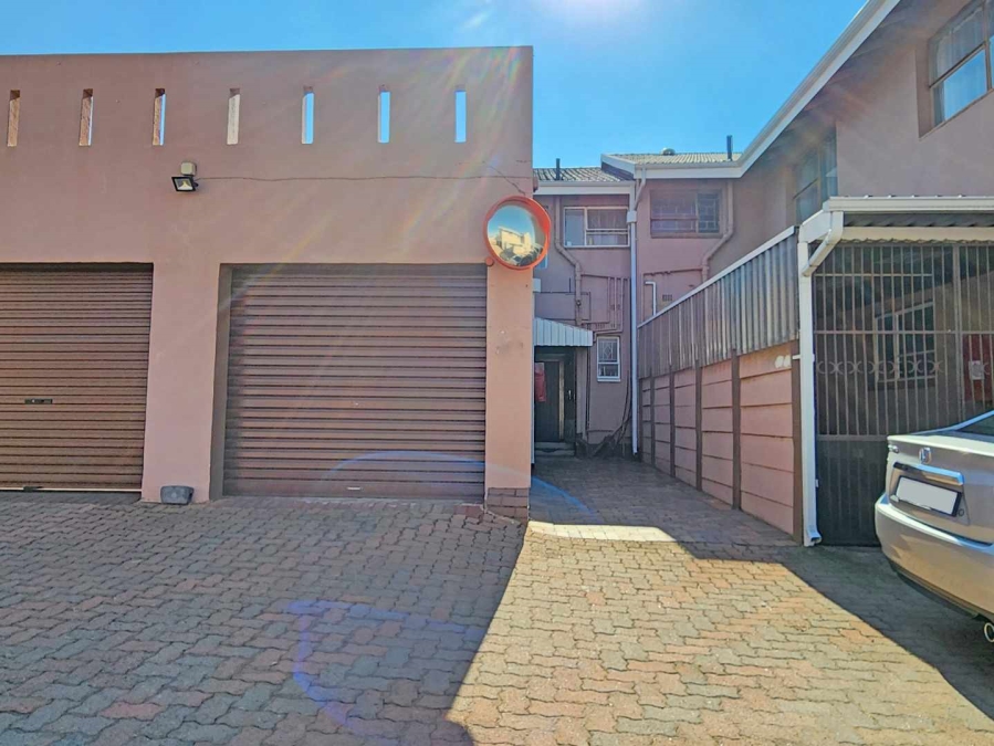 2 Bedroom Property for Sale in Brackenhurst Gauteng