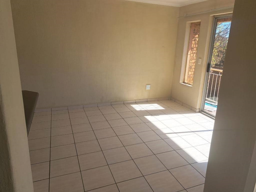 2 Bedroom Property for Sale in Towerby Gauteng