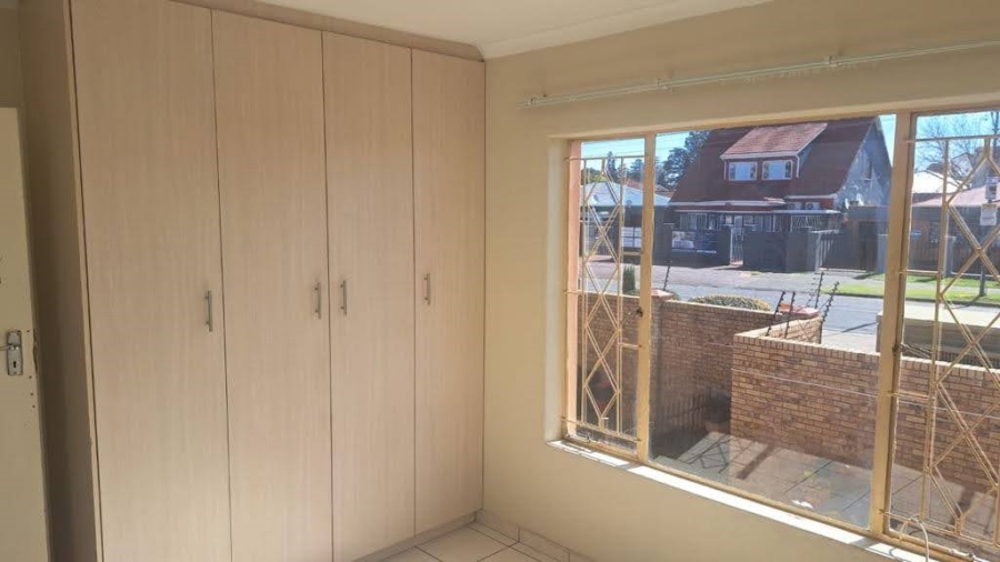 2 Bedroom Property for Sale in Towerby Gauteng