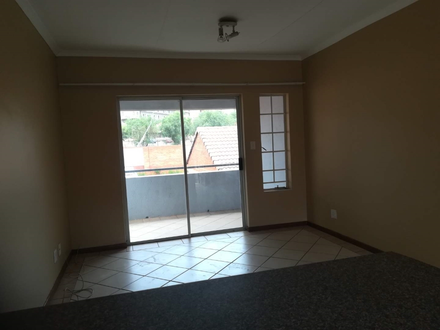 2 Bedroom Property for Sale in Die Hoewes Gauteng