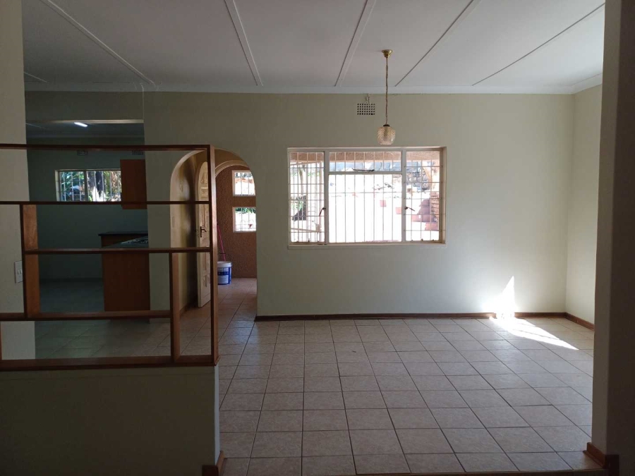 To Let 3 Bedroom Property for Rent in Ruimsig Gauteng