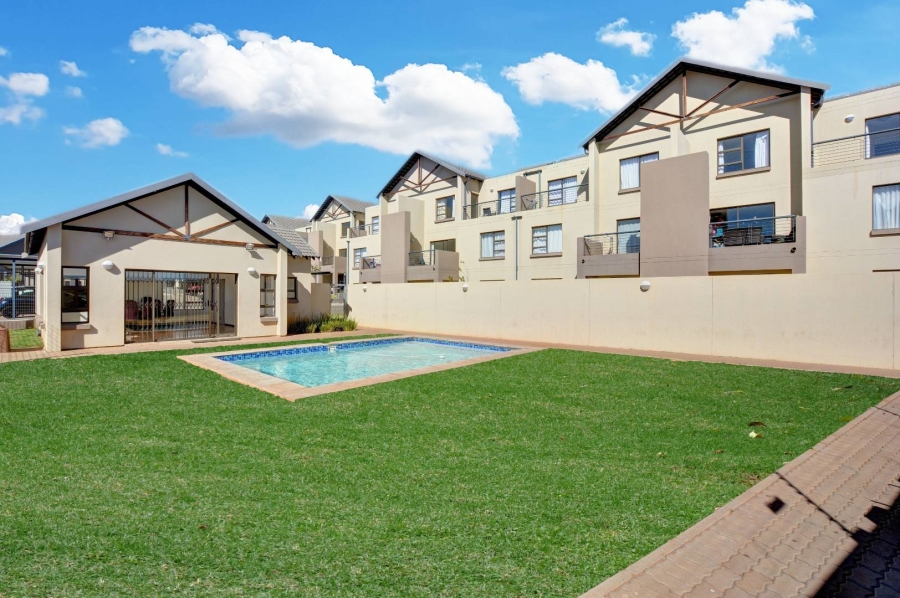 2 Bedroom Property for Sale in Ruimsig Gauteng