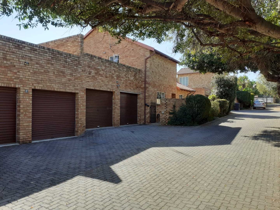 3 Bedroom Property for Sale in Fairland Gauteng