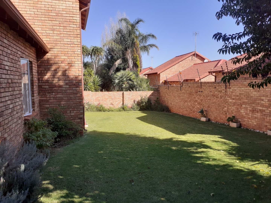 3 Bedroom Property for Sale in Fairland Gauteng