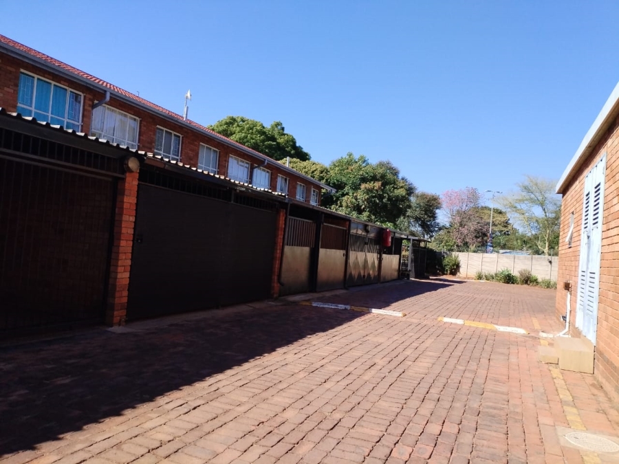 2 Bedroom Property for Sale in Pretoria North Gauteng