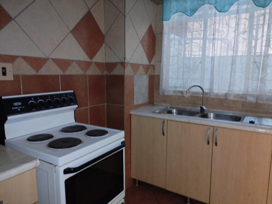 2 Bedroom Property for Sale in Pretoria North Gauteng