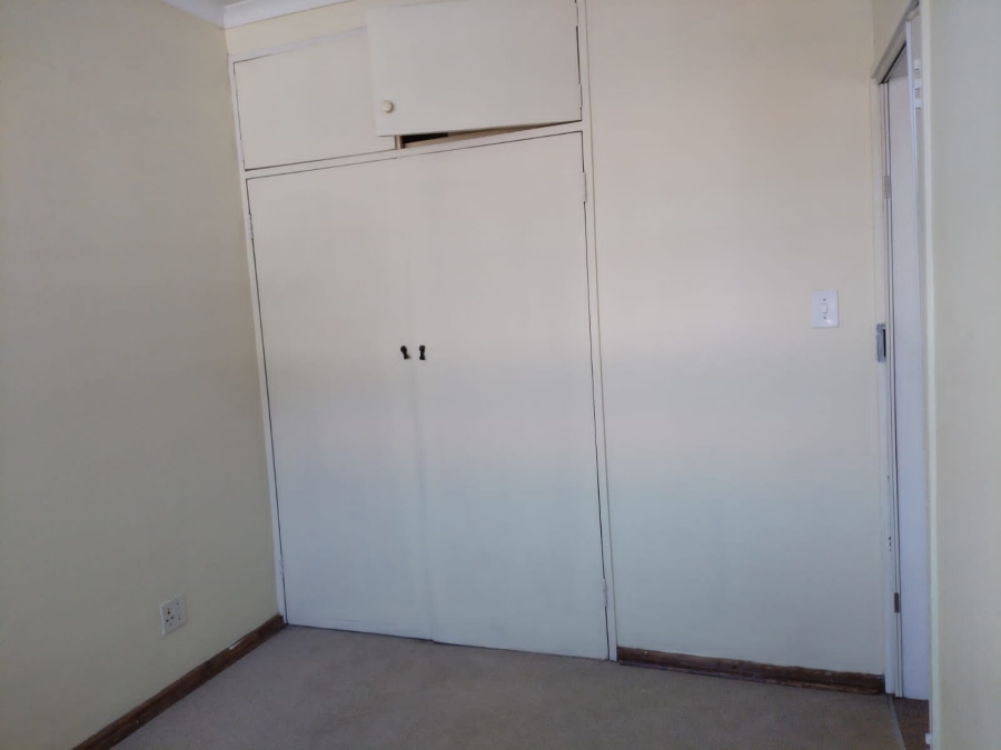 2 Bedroom Property for Sale in Pretoria North Gauteng