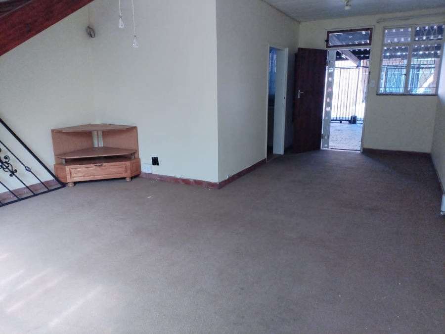 2 Bedroom Property for Sale in Pretoria North Gauteng