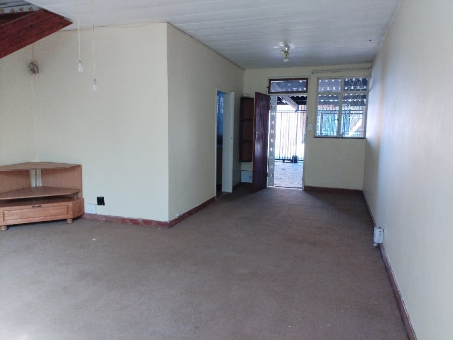 2 Bedroom Property for Sale in Pretoria North Gauteng