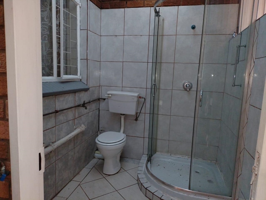 2 Bedroom Property for Sale in Pretoria North Gauteng