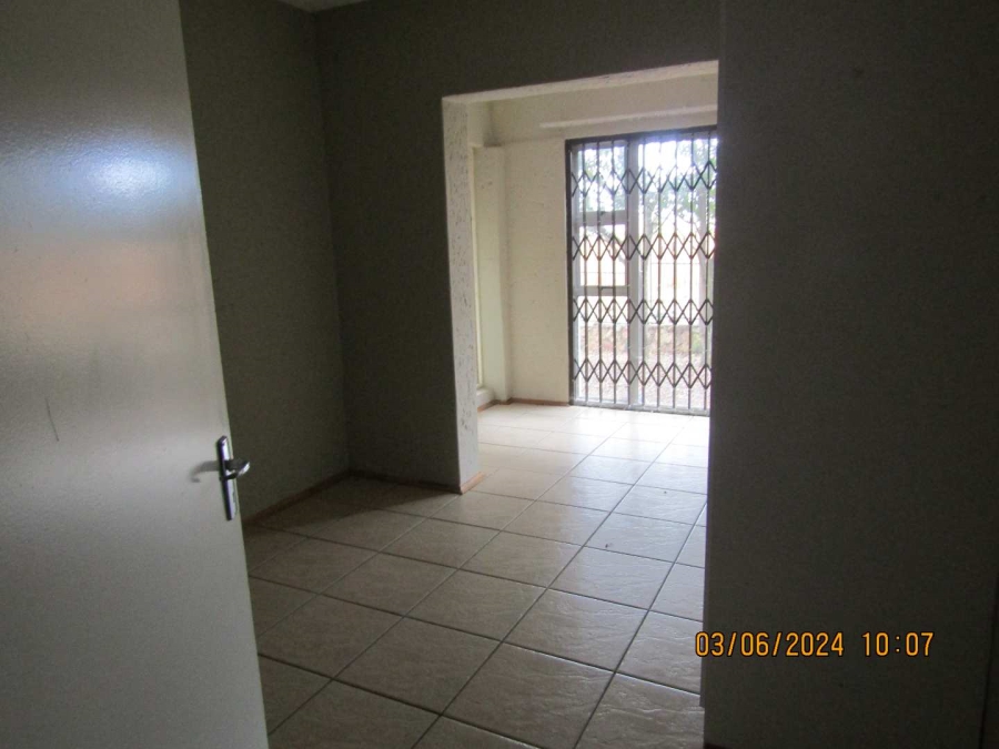 4 Bedroom Property for Sale in Vaaloewer Gauteng